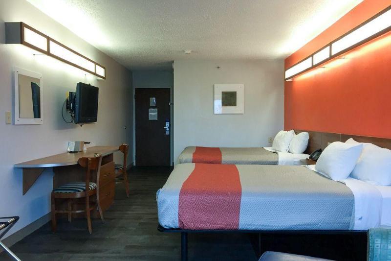 Quality Inn & Suites Watertown Fort Drum Calcium Exterior photo